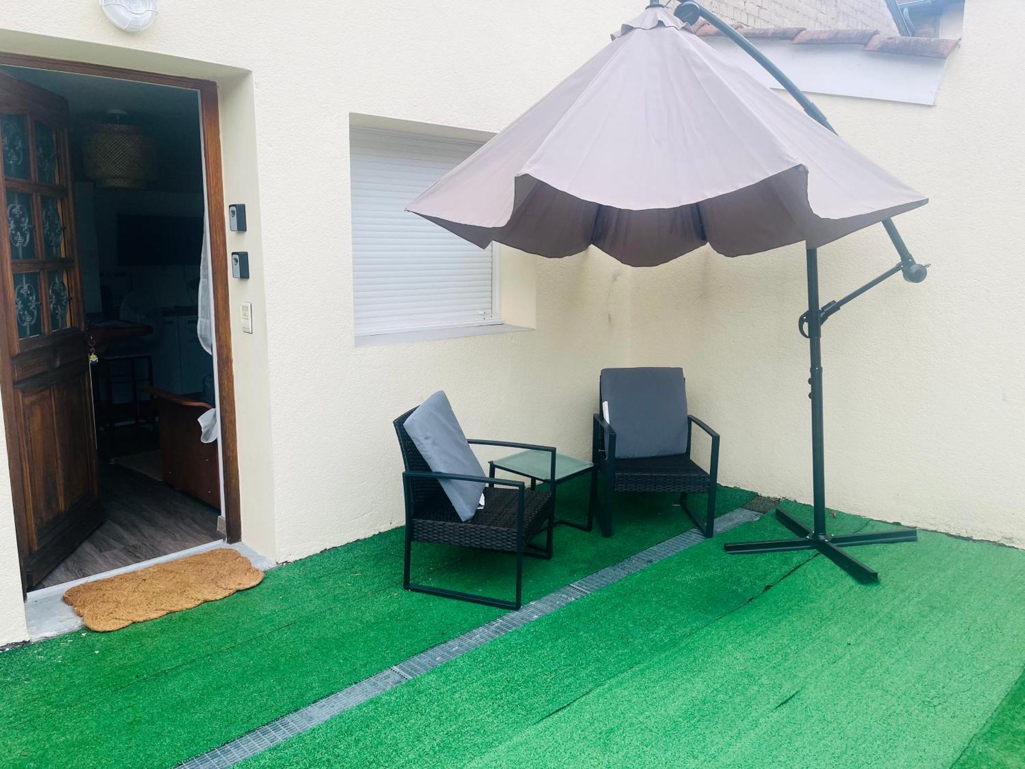 Le Petit Prince , Jolie Maisonnette Terrasse Netflix Parking Prive Jeux De Societe Bourg-en-Bresse Ngoại thất bức ảnh